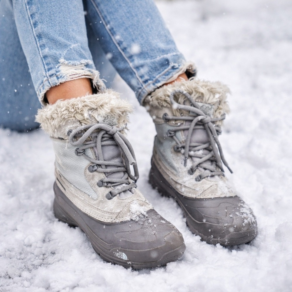 The North Face Shellista IV‎ Mid Grey Silver Waterproof Winter Boots Womens 6
